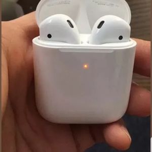 Apple Airpods 2nd Generation with Charging Case